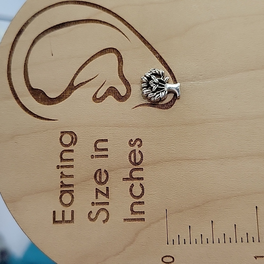Tree of Life Stud Earrings - Picture 4 of 6
